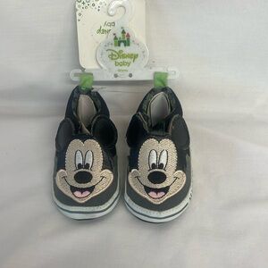 Disney Baby Mickey Mouse Infants shoes size  6-9 months